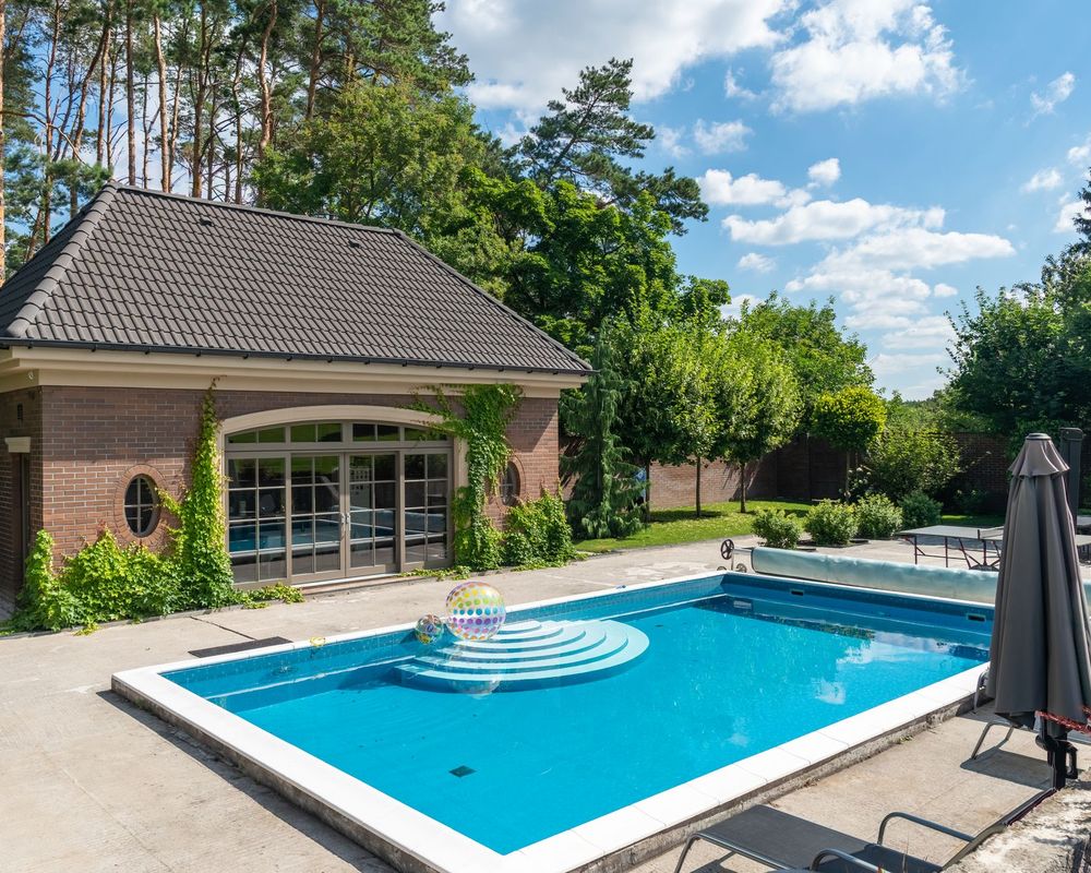 Une piscine dont vous